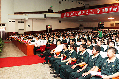 作为推动企业加速生长三大平台之一的人力资源治理提升事情，将是目今和以后一段时期尊龙凯时股份人力资源治理的主要使命。